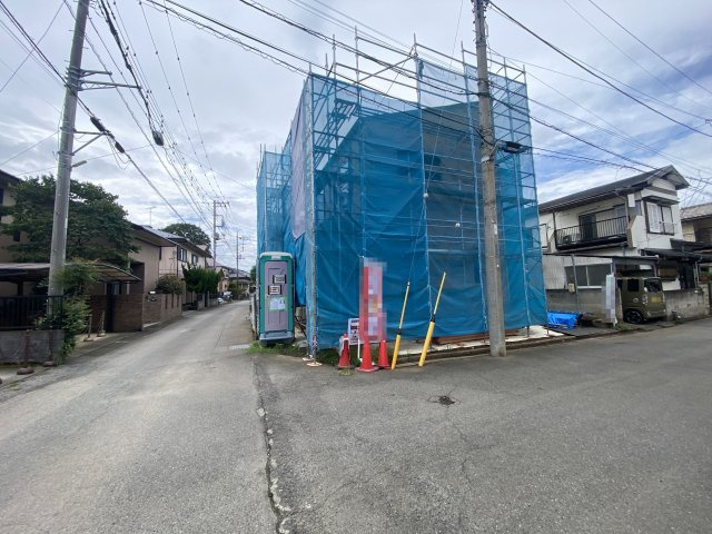 新築戸建て　所沢下安松5期の前面道路含む現地写真