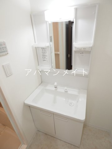 【洗面所】 | リーヴェルグランデ横浜戸塚 | 忙しい朝には欠かせない洗面所です