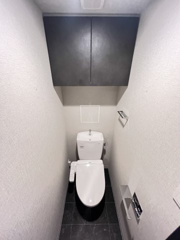 大阪市都島区内代町４丁目の賃貸マンションのトイレ