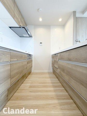 綾瀬グランドハイツのキッチン|ドキドキの新生活も、安心してスタート。ぴったりの住まいを見つけませんか？クランディアが一緒に住まい選びをサポートします‼　まずは、お気軽にお問合せください　＃クランディア