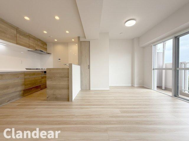 綾瀬グランドハイツの居間・リビング|ドキドキの新生活も、安心してスタート。ぴったりの住まいを見つけませんか？クランディアが一緒に住まい選びをサポートします‼　まずは、お気軽にお問合せください　＃クランディア