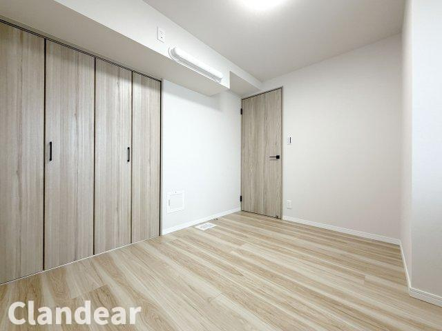 綾瀬グランドハイツの洋室|ドキドキの新生活も、安心してスタート。ぴったりの住まいを見つけませんか？クランディアが一緒に住まい選びをサポートします‼　まずは、お気軽にお問合せください　＃クランディア