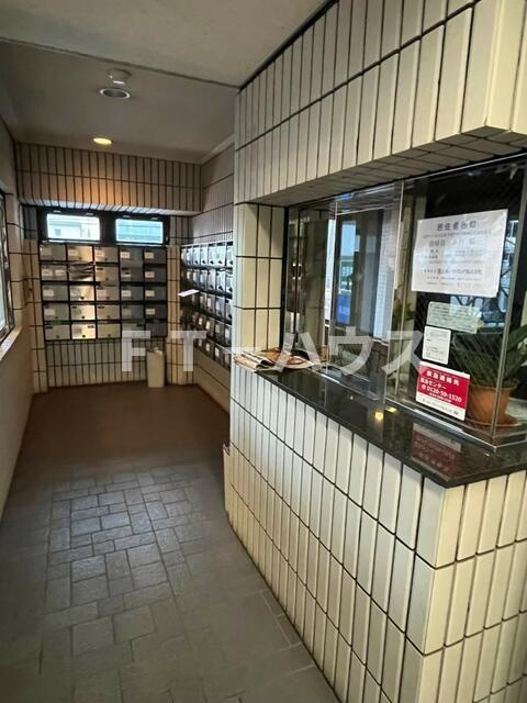 ウィン船橋のエントランス