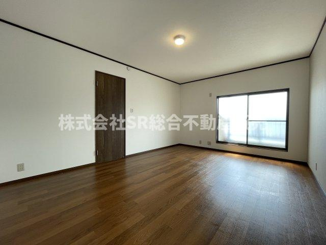 衣摺4丁目中古戸建の子供部屋|10帖と広めのお部屋で、お子様がのびのび過ごせます♪