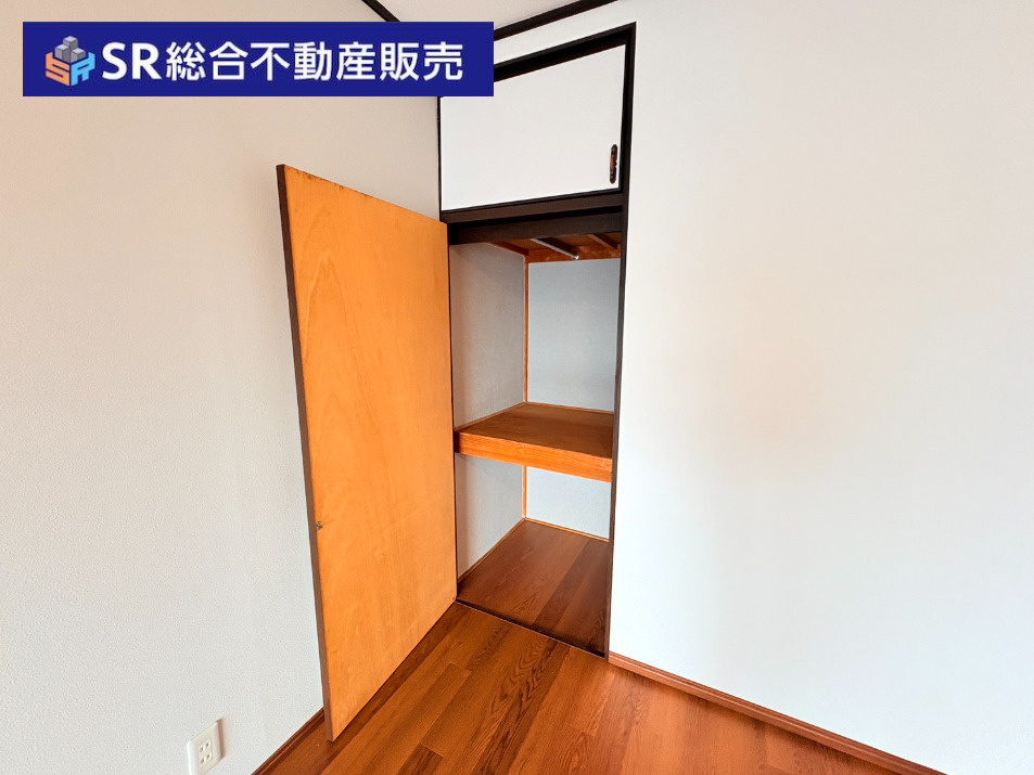 衣摺4丁目中古戸建の脱衣所|室内洗濯機置場もあり清潔感のある脱衣場です！