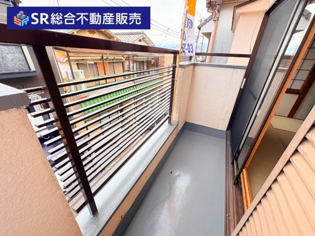 衣摺4丁目中古戸建のキッチン|3口コンロ、グリル付きで使いやすいです！