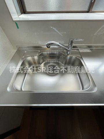 衣摺4丁目中古戸建のキッチン|シンクピカピカです☆