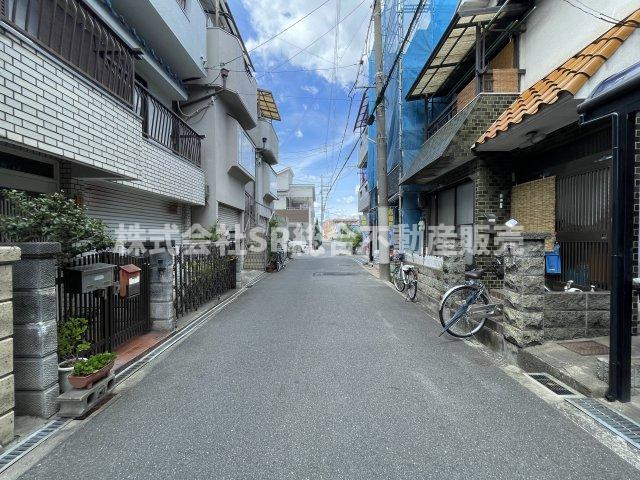 衣摺4丁目中古戸建の前面道路含む現地写真|前面道路含む現地写真です