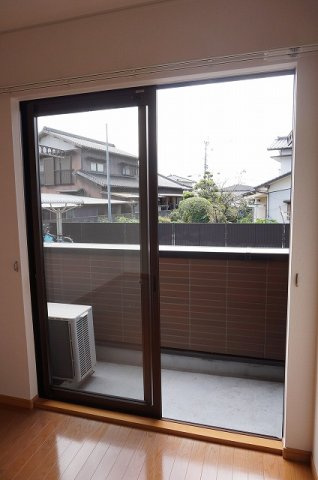 宗像市陵厳寺１丁目のアパートのバルコニー|開放的で明るい空間を演出してくれるバルコニーです