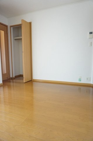 宗像市陵厳寺１丁目のアパートの内装|内装は落ち着いています