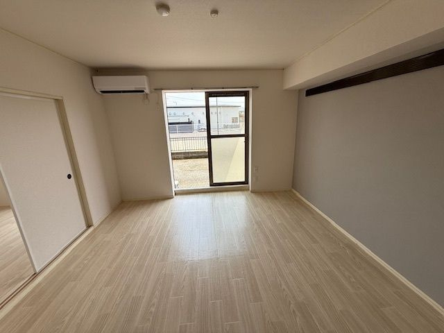 平塚市四之宮１丁目の賃貸マンションの居間・リビング