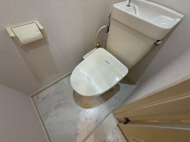 平塚市四之宮１丁目の賃貸マンションのトイレ