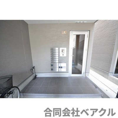 【エントランス】 | うたたねコート | 落ち着いたエントランスです