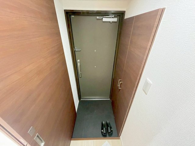 ロイヤルハイツの玄関
