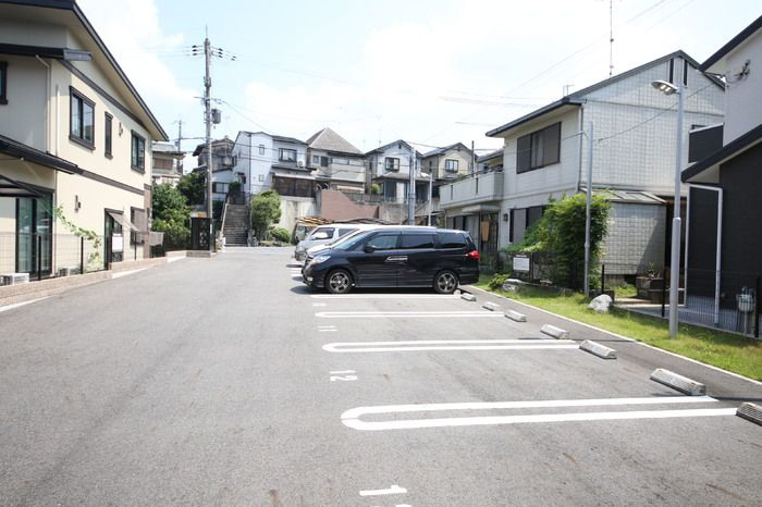 セジュール若葉台の駐車場