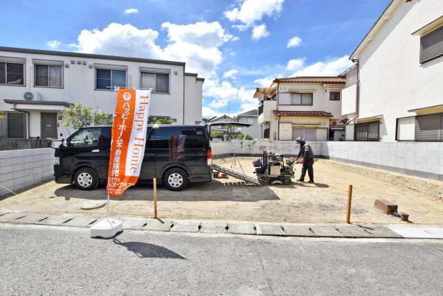 伊丹市山田6丁目新築戸建│4LDK+駐車2台可の外観|広々4LDKの新築戸建です。ご家族それぞれのプライベート空間を確保できるゆとりある間取り。並列駐車2台可で、毎日の車の出し入れもスムーズ。家族みんなが快適に暮らせる住まいです。