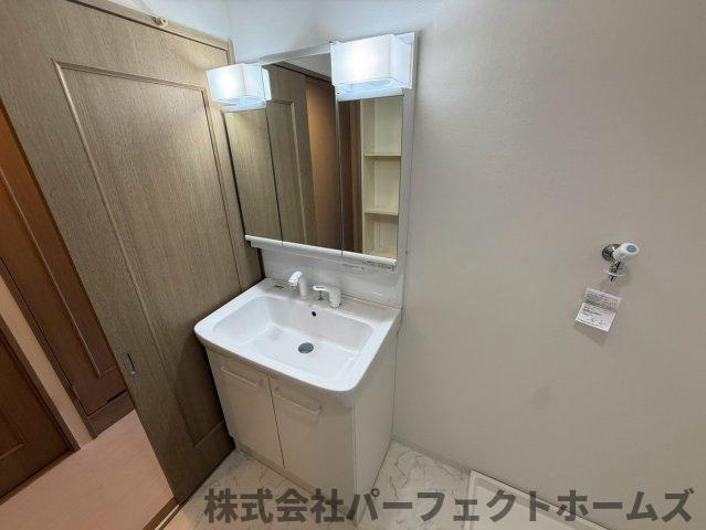 ロイヤルシャトー交野の独立洗面台|独立洗面化粧台が付いています