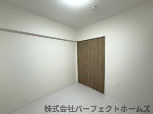 ロイヤルシャトー交野の洋室|使い勝手のいい洋室です