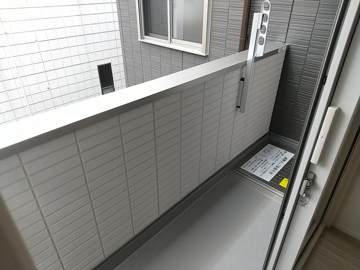 ザ・バンダイ　住吉小学校のバルコニー|ザ・バンダイ