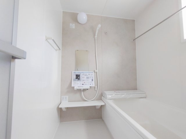 新築戸建・新築建売　大泉町仙石1丁目　南小学校・南中学校の浴室|浴室乾燥機付きのバスルーム！ヒートショックの不安も軽減！