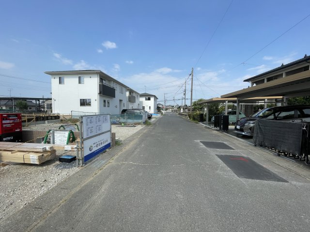 新築戸建・新築建売　大泉町仙石1丁目　南小学校・南中学校の前面道路含む現地写真