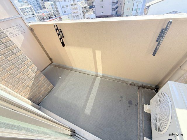 レオンコンフォート難波西　仲介手数料無料のバルコニー
