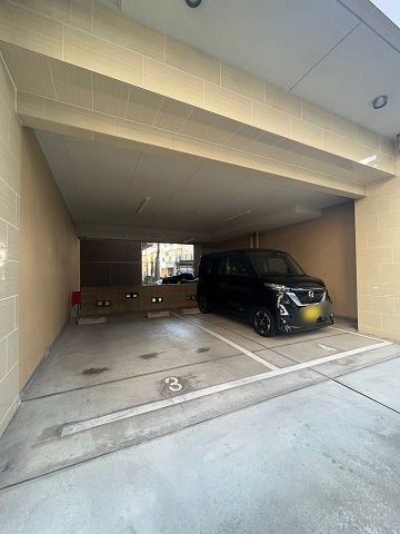 エグゼ難波南Ⅴの駐車場