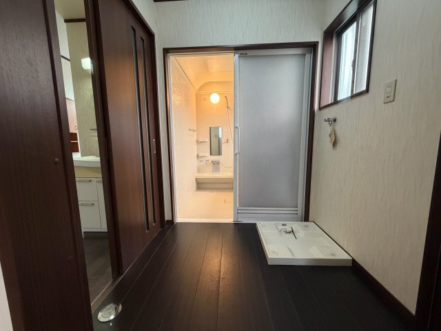 坂元町　中古戸建ての脱衣所