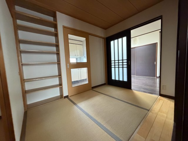 坂元町　中古戸建ての和室