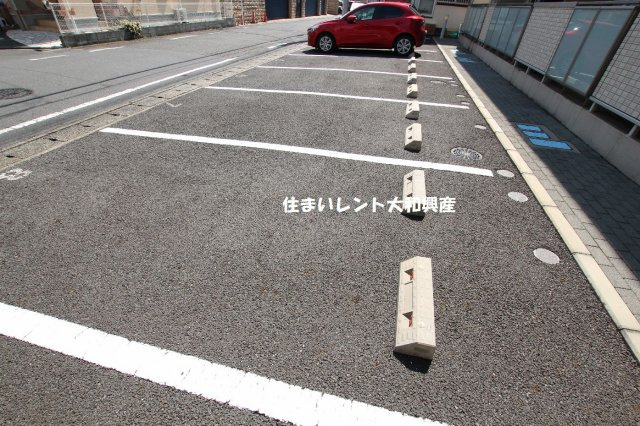 セジュールM松が枝の駐車場
