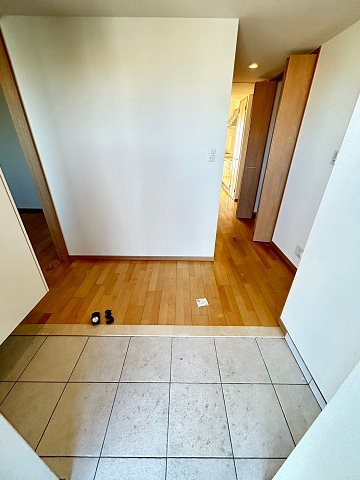 プラマーⅤ番館の玄関