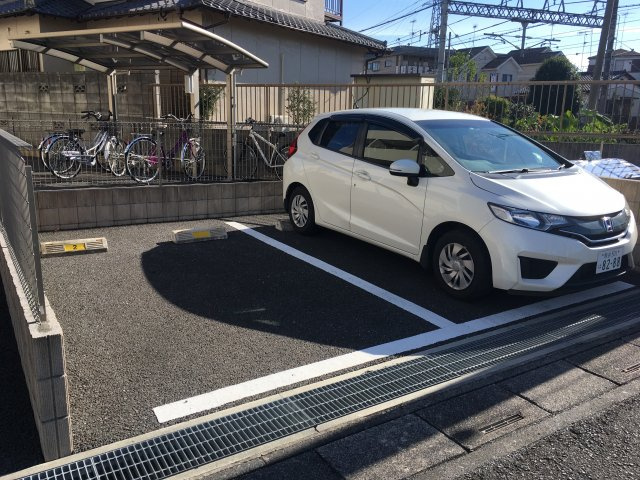 ジャドールの駐車場|駐車場に車を止められます