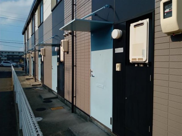 【玄関】 | レオパレスカサベルデ | 収納もある玄関です