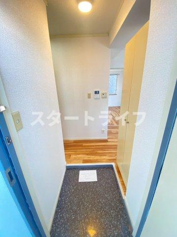 大阪市東淀川区下新庄２丁目の賃貸マンションの玄関