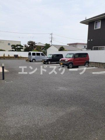カーサ　トムの駐車場|高崎、前橋のお部屋探しはエンドスケープまで！お客様の理想お聞かせ下さい♪
