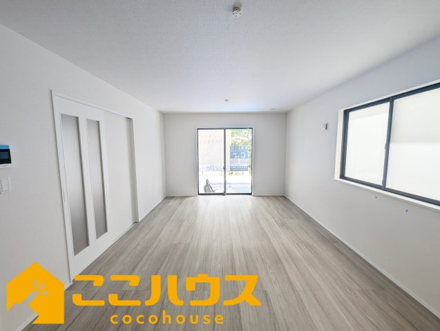 那覇市首里大名町1丁目119番　新築戸建て　全1棟　A号棟の居間・リビング|【施工例】※同施工の別物件写真