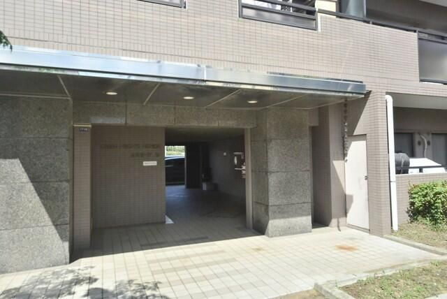 グリーンハイツ西田のエントランス
