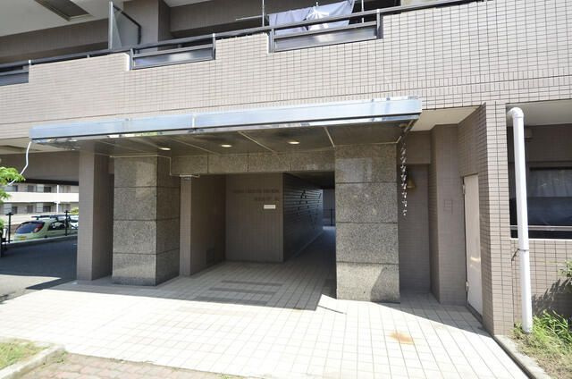 グリーンハイツ西田のエントランス