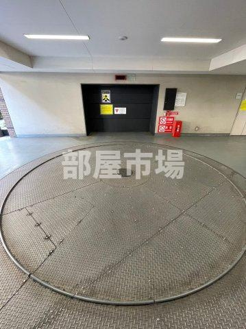 メトロステージ上野の駐車場