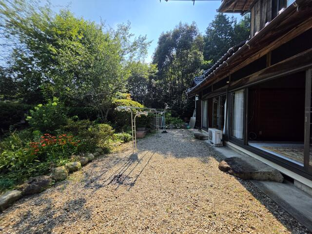 瑞浪市日吉町の外観|庭