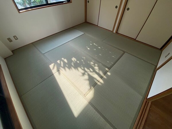 クスチュウ旗塚通の居間・リビング