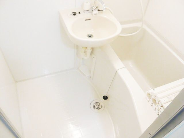 ホワイトフィールド西小山(ホワイトフィールドニシコヤマ)の浴室