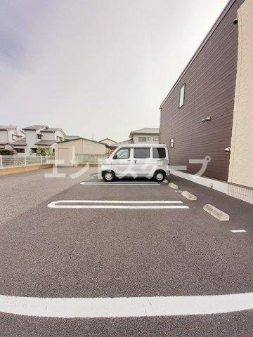 エクラの駐車場|高崎、前橋のお部屋探しはエンドスケープまで！お客様の理想お聞かせ下さい♪