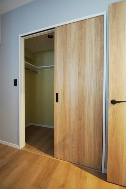 福岡市中央区平尾５丁目の賃貸マンションの収納
