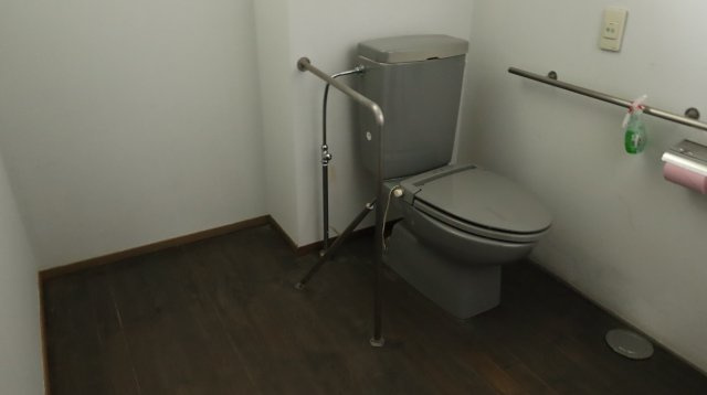【中戸美術館】大町市平　大町温泉郷のトイレ