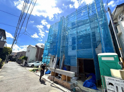 【外観】 | 【仲介手数料３７０万円が無料！】■祖師ヶ谷大蔵駅１１分■１３８平米■ＬＤＫ２４帖超■４ＬＤＫ | 【諸費用３７０万円ＯＦＦ！】
決算特別キャンペーン！
家計応援サービスの限界に挑戦中！
■祖師ヶ谷大蔵駅１１分
■１３８平米
■ＬＤＫ２４帖超
■高級デザインハウス
■ＺＥＨ水準