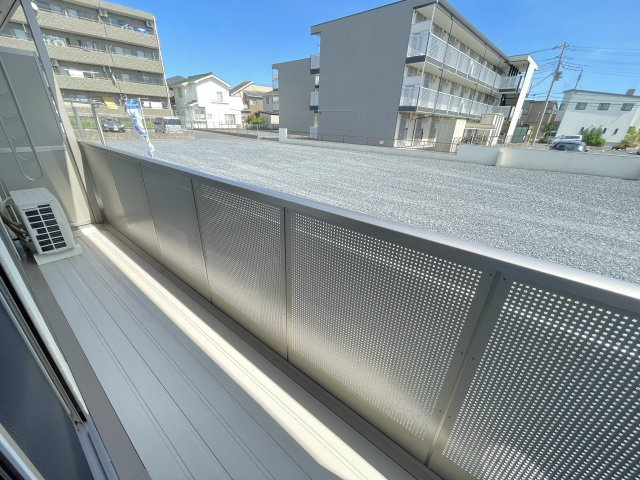 イーストハイムのバルコニー|※同タイプ・別室の写真になります。