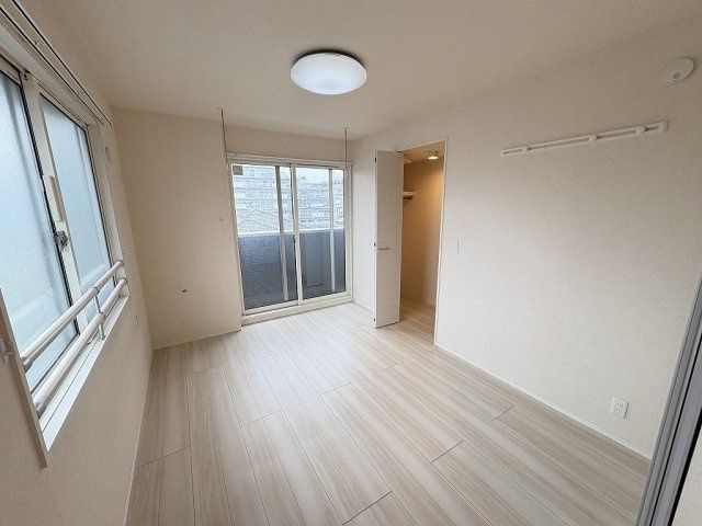 プラタノの洋室|別のお部屋の写真です