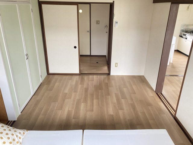 元木ビアンカの洋室