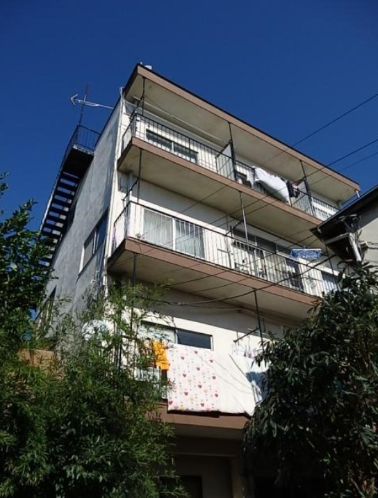 石原ハイツの外観